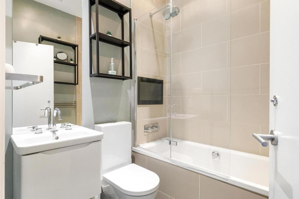 Superb Duplex In Prime Area Of Apartment *