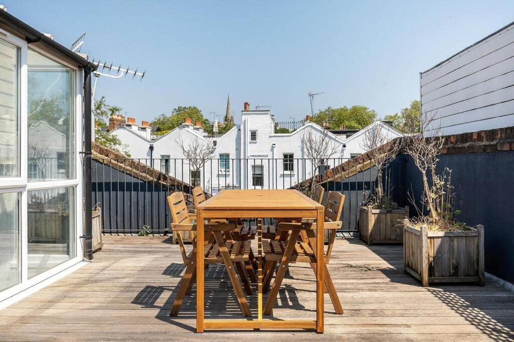Apartment Superb Duplex In Prime Area Of *